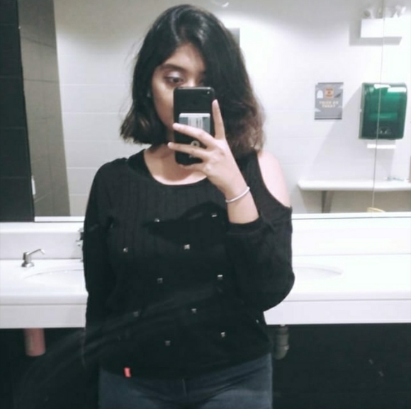 Off shoulder crop sweater - Picture 3 of 3